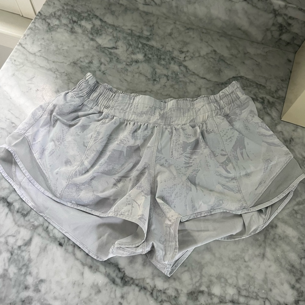 Lululemon hotty hot shorts size 8